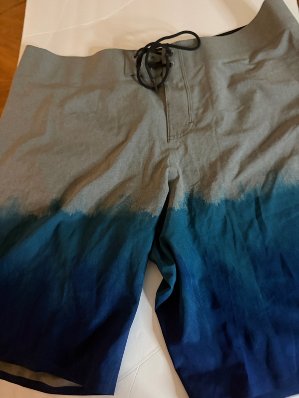 lululemon athletica dark gray/blue ombré board shorts